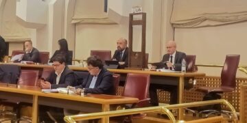 M5S in aula con la ghigliottina: «Bavaglio all’opposizione, legge urbanistica inutile»
