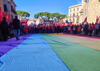 Sciopero generale, Cgil e Uil d’Abruzzo e Molise manifestano a Lanciano: «Siamo in 3mila»