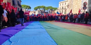 Sciopero generale, Cgil e Uil d’Abruzzo e Molise manifestano a Lanciano: «Siamo in 3mila»