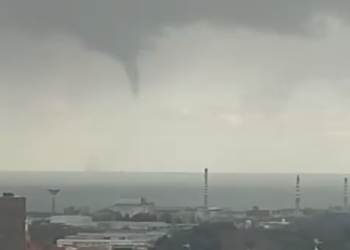 Neve nell’Alto Vastese, tromba marina tra Vasto e San Salvo, mareggiate a Casalbordino