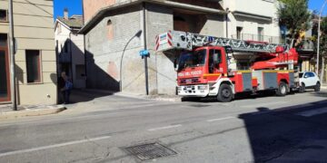 Vigili del fuoco, ancora decine di interventi post-tempesta di vento, squadre anche da Ortona e L’Aquila