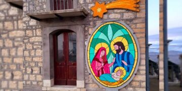 A Celenza sul Trigno addobbi all’uncinetto per augurare buone feste alla comunità