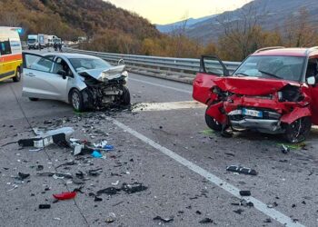 Frontale sulla Val di Sangro, muore una donna. Un ferito soccorso in elicottero