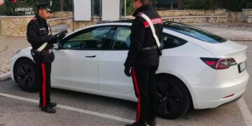 Furti dalle auto in sosta durante l’estate, denunciato un 20enne