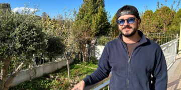 «Fiamme a pochi metri da casa. Ho trovato il punto in cui è stato acceso il fuoco»