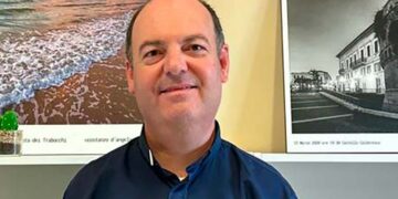 Don Nicola Florio presenta il suo “In cammino” insieme all’arcivescovo Bruno Forte