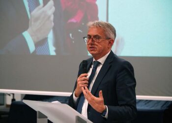 Alla Pilkington «investimenti che ci daranno futuro». Dal 1° gennaio la fusione con Primo e Bravo