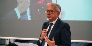 Alla Pilkington «investimenti che ci daranno futuro». Dal 1° gennaio la fusione con Primo e Bravo