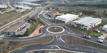 «Nuova rotatoria a norma. Problema trasporto eccezionale? Si trovi un percorso alternativo»
