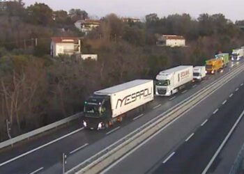 Incidente in A14 tra mezzi pesanti, corsia Sud bloccata tra Lanciano e Val di Sangro