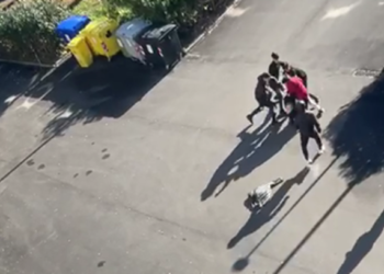 Il video: scavalcano il cancello della scuola e aggrediscono studente del “Mattei”