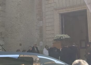 L’ultimo saluto a Ugo Aloè. Le figlie: «Porteremo avanti le tue battaglie»