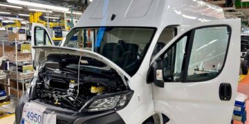 Stellantis avvia la produzione di furgoni a idrogeno in Francia e Polonia