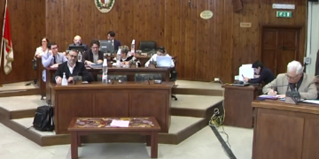 Ok al bilancio, Menna: «Vicini alle fasce deboli». Suriani (FdI): «Per i vastesi lacrime e sangue»