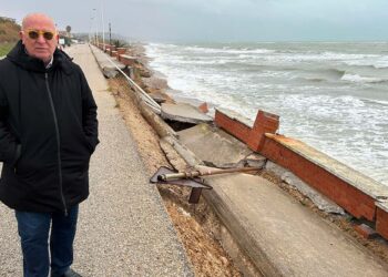 Crolla il lungomare di Casalbordino, «Disastro annunciato». A rischio anche la futura Via Verde