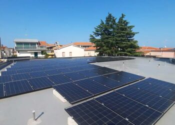 L’ufficio postale di San Salvo dotato di pannelli solari: produrranno 65mila kWh all’anno