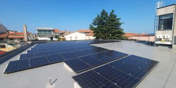 L’ufficio postale di San Salvo dotato di pannelli solari: produrranno 65mila kWh all’anno