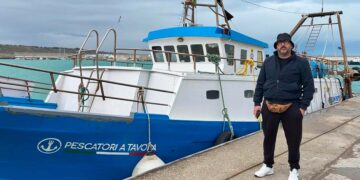 La protesta si allarga, i pescatori sul piede di guerra: «Si sta soffocando la marineria italiana»