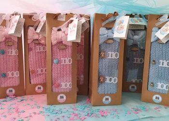 Metri fatti a mano con ago e filo: il dono della Pro loco per i nuovi nati del 2024