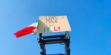 Trattori e agricoltori in corteo: «Salviamo il Made in Italy, prezzi alle stelle»
