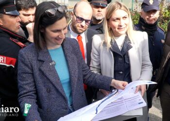 La segretaria Pd nel futuro cantiere: «Qui state davvero innovando per un’educazione più inclusiva»