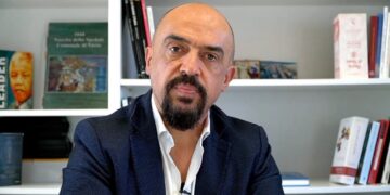 “Parla Chiaro” con Silvio Paolucci: «Marsilio ha privatizzato sanità, ambiente e trasporti»