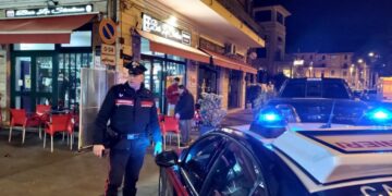 Tentata rapina a “La Sterlina” finisce nel sangue: due accoltellati a Vasto Marina