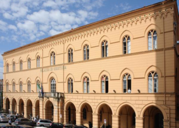 Accusato di accesso abusivo al sistema informatico per spiare i colleghi, carabiniere a processo