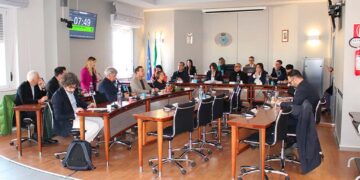 San Salvo, approvati bilancio e tariffe Imu. L’opposizione diserta, presente solo Travaglini