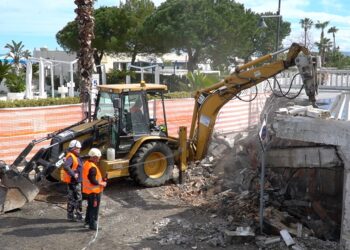 Ricostruzione della rotonda di Vasto Marina, al via la demolizione