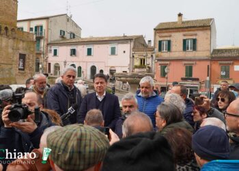 «La giunta uscente ha fallito nel garantire il diritto alla salute», Conte a Vasto attacca sulla sanità