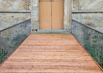 Conclusi i lavori, il castello Caldoresco ha il nuovo ponte pedonale