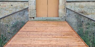 Conclusi i lavori, il castello Caldoresco ha il nuovo ponte pedonale