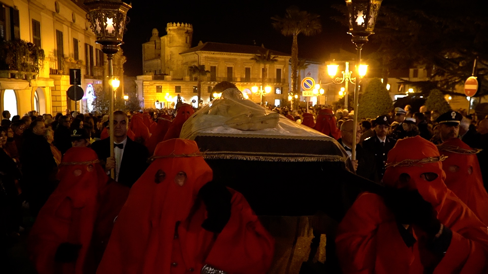 Il rito del Venerdì Santo: la processione del Cristo morto nella Vasto