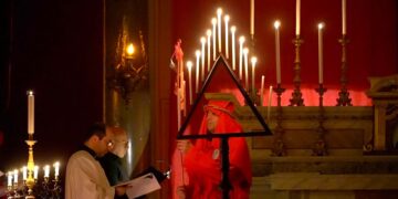 Nel centro storico di Vasto rivive l’antico rito liturgico dell’Ufficiatura delle Tenebre
