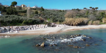 Franfiglutti a Vignola, incontro Comune-surfisti. Menna: «Non posso spostare le case»