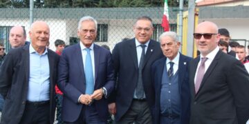 Gravina omaggiato con il “Carciodoro”: «Viva il calcio, viva Cupello. Qui c’è il vero senso di comunità»