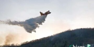 Incendio tra Carunchio e Palmoli, intervento di due canadair. Bruciati 15 ettari