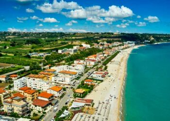 Il lungomare di Fossacesia diventa a senso unico fino al 15 settembre