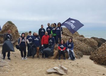 Giornata della Terra: Plastic Free protagonista sulla spiaggia dei Libertini a Vasto