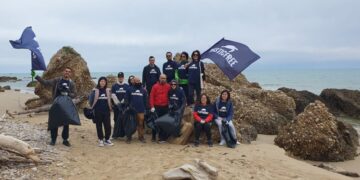 Giornata della Terra: Plastic Free protagonista sulla spiaggia dei Libertini a Vasto