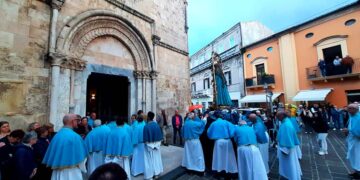 Torna la festa di Maria Santissima dell’Incoronata di Vasto, oggi la solenne processione di andata