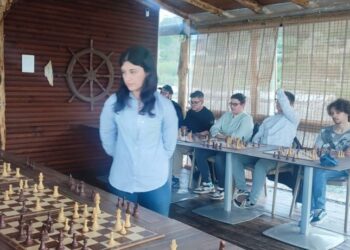 A Vasto al via i campionati italiani di scacchi aperti dalla splendida simultanea sul trabocco