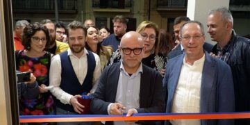 Officina Cupello inaugura la sede elettorale, «Fuori da qui ci sono due facce della stessa medaglia»