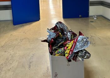 Uova di cioccolato ai bambini ricoverati: l’iniziativa che unisce commercianti e sportivi