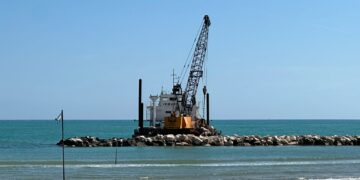 Prosegue il ripristino delle scogliere a San Salvo Marina, «Quando gli interventi nel tratto nord?»