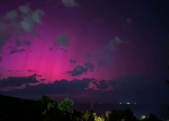 La tempesta geomagnetica colora il cielo: l’aurora boreale visibile anche in Abruzzo