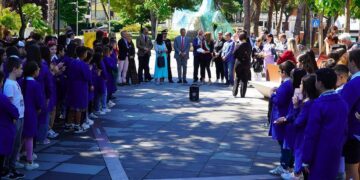 Giornata della legalità: i nomi dei magistrati uccisi dalla mafia sulle panchine della villa comunale