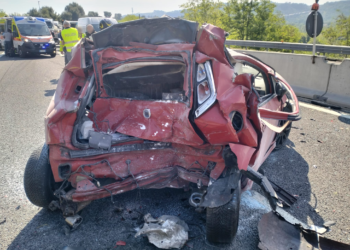 «Siamo riusciti a forzare la portiera dell’auto in fiamme e a salvare l’automobilista»