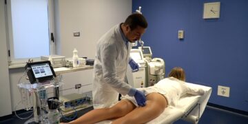 Migliorare la circolazione e l’estetica della cute con la carbossiterapia: ne parliamo col Dottor Luca Memmo